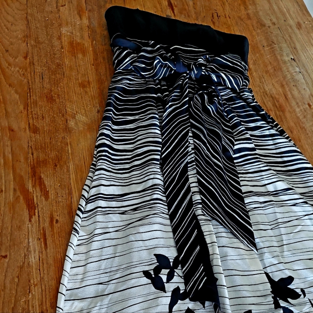 BCBGMAXAZRIA NIGHT DRESS